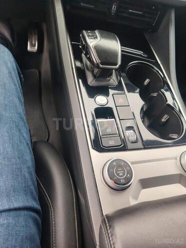 Volkswagen Touareg 2018, 201,000 km - 4.1 l - Bakı