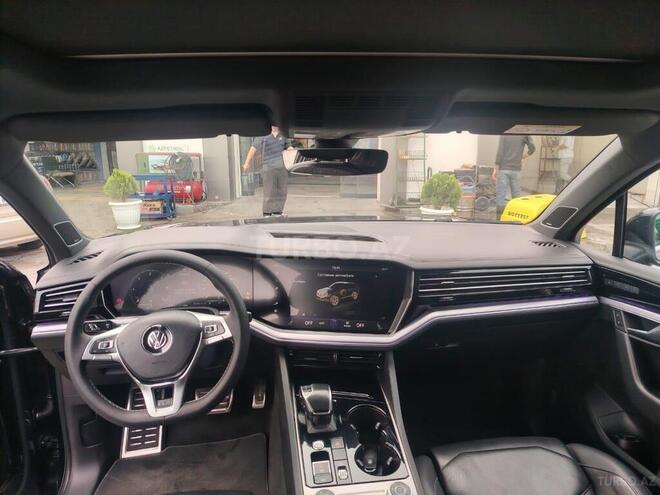 Volkswagen Touareg 2018, 201,000 km - 4.1 l - Bakı