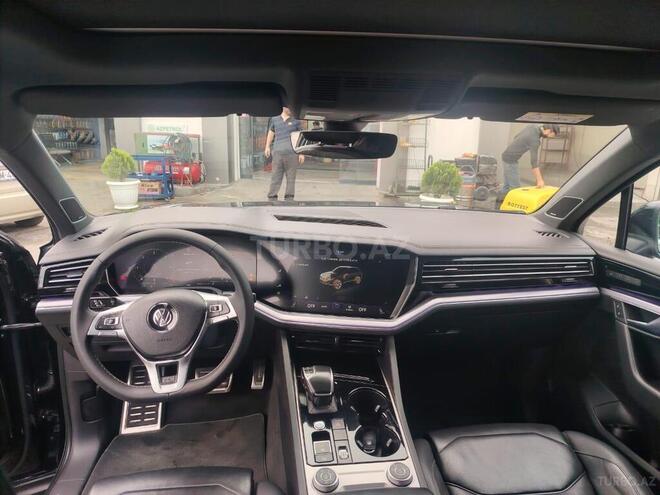 Volkswagen Touareg 2018, 201,000 km - 4.1 l - Bakı