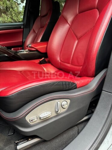 Porsche Cayenne Turbo S 2016, 114,000 km - 4.8 л - Bakı