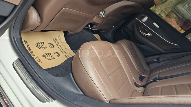 Mercedes E 220 d 2018, 218,011 km - 2.0 l - Bakı