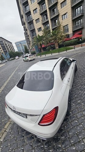 Mercedes E 220 d 2018, 218,011 km - 2.0 l - Bakı