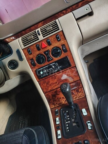 Mercedes E 220 1997, 499,900 km - 2.2 l - Bakı