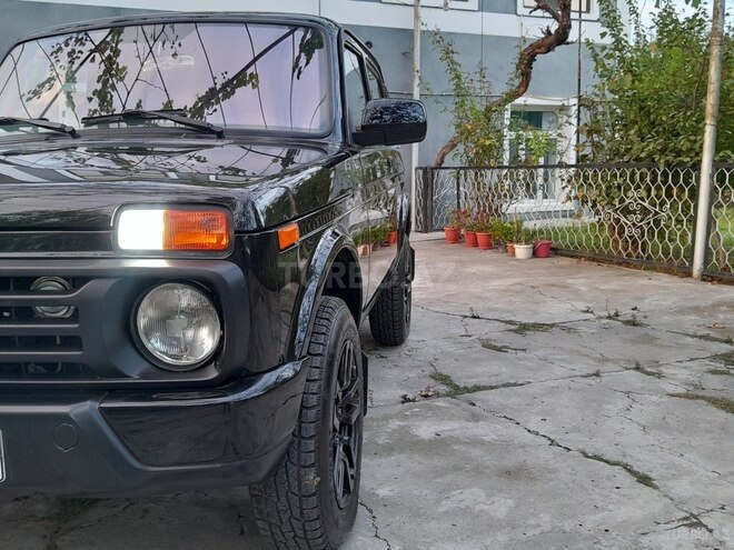 LADA (VAZ) Niva 2018, 80,000 km - 1.7 l - Yevlax
