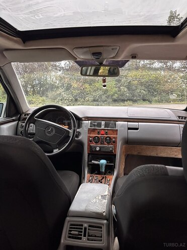 Mercedes E 240 1999, 455,000 km - 2.4 l - Masallı