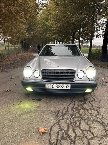 Mercedes E 240 1999, 455,000 km - 2.4 l - Masallı