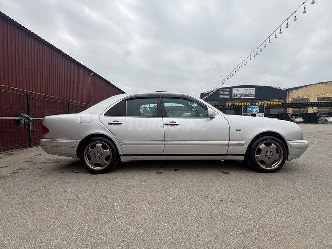 Mercedes E 240 1998, 319,479 km - 2.4 l - Bakı