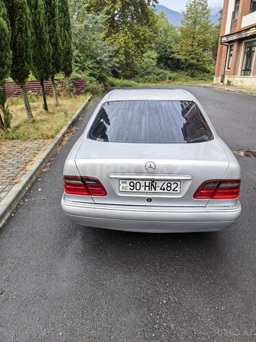 Mercedes E 280 1999, 300,200 km - 2.8 l - Zaqatala