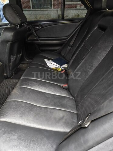 Mercedes E 280 1999, 300,200 km - 2.8 l - Zaqatala