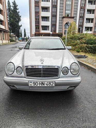 Mercedes E 280 1999, 300,200 km - 2.8 l - Zaqatala