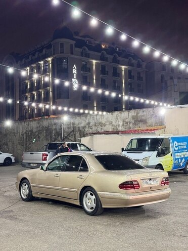 Mercedes E 220 2000, 310,000 km - 2.2 l - Bakı