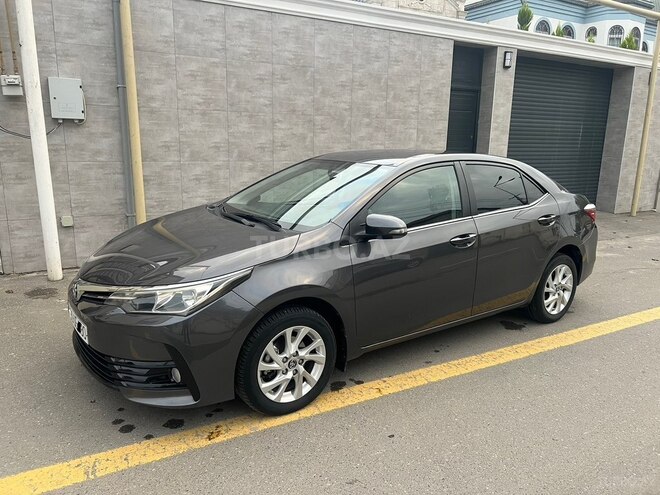 Toyota Corolla 2017, 160,179 km - 1.6 л - Bakı