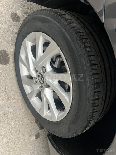 Toyota Corolla 2017, 160,179 km - 1.6 л - Bakı