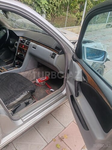 Mercedes E 220 1999, 600,000 km - 2.2 l - Ağcabədi