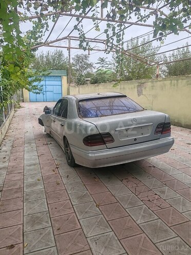Mercedes E 220 1999, 600,000 km - 2.2 l - Ağcabədi