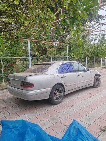 Mercedes E 220 1999, 600,000 km - 2.2 l - Ağcabədi