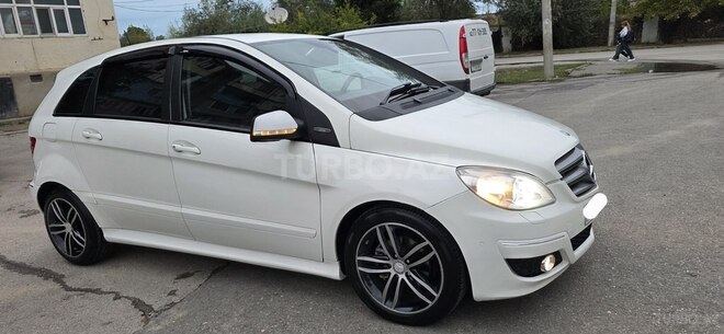 Mercedes B 170 2011, 185,000 km - 1.7 l - Sumqayıt