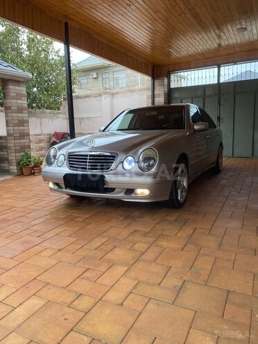Mercedes E 240 2001, 258,000 km - 2.4 л - Xırdalan