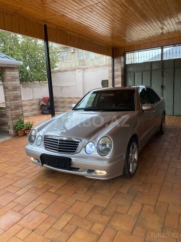 Mercedes E 240 2001, 258,000 km - 2.4 л - Xırdalan