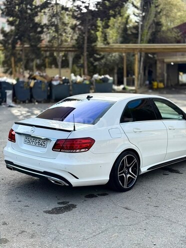 Mercedes E 220 2014, 367,500 km - 2.1 л - Sumqayıt