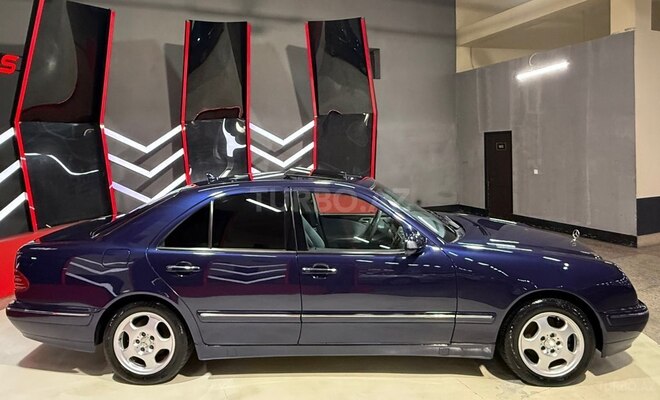 Mercedes E 270 1999, 315,000 km - 2.7 l - Sumqayıt