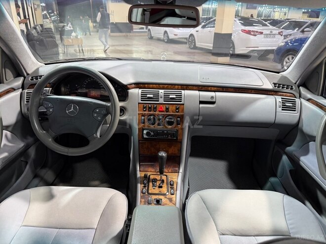 Mercedes E 270 1999, 315,000 km - 2.7 l - Sumqayıt