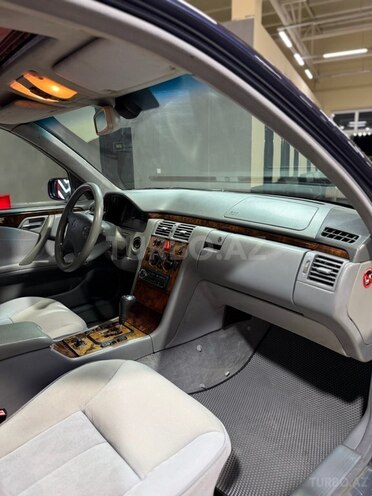 Mercedes E 270 1999, 315,000 km - 2.7 l - Sumqayıt