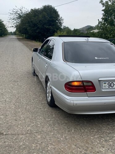 Mercedes E 220 2000, 450,623 km - 2.2 l - Ağstafa