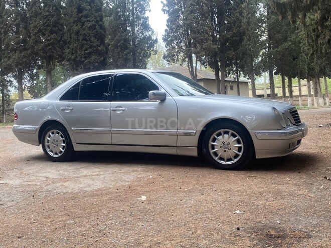 Mercedes E 220 2000, 450,623 km - 2.2 l - Ağstafa