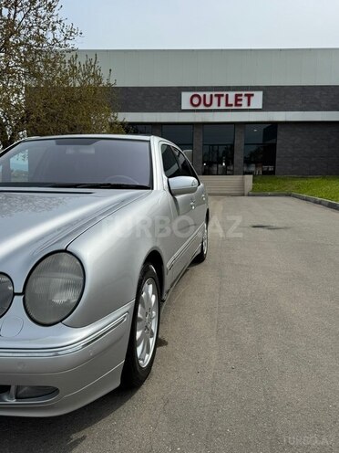 Mercedes E 220 2000, 450,623 km - 2.2 l - Ağstafa