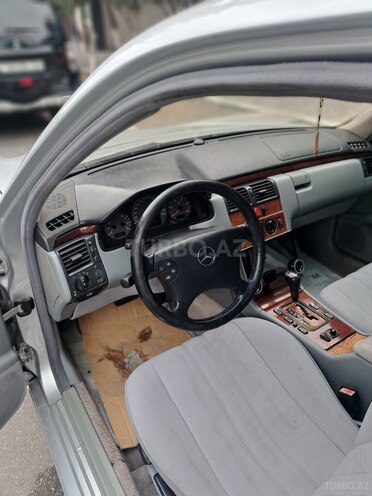 Mercedes E 220 1999, 356,000 km - 2.2 l - Sumqayıt