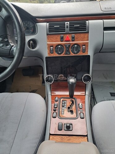Mercedes E 220 1999, 356,000 km - 2.2 l - Sumqayıt