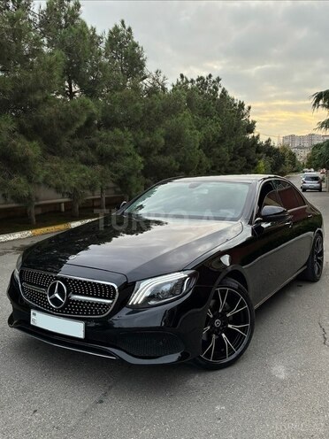 Mercedes E 220 d 2018, 136,300 km - 2.0 л - Bakı