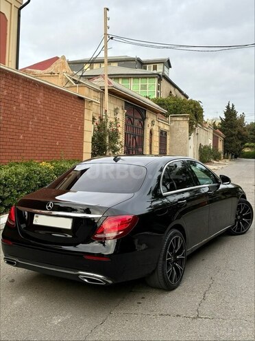 Mercedes E 220 d 2018, 136,300 km - 2.0 л - Bakı