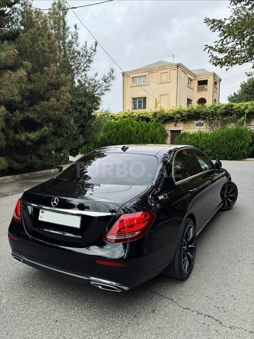 Mercedes E 220 d 2018, 136,300 km - 2.0 л - Bakı