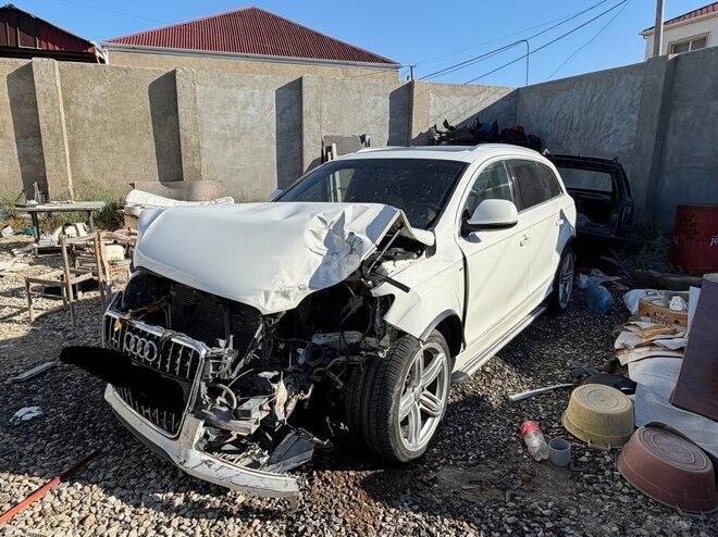 Audi Q7 2008, 242,000 km - 4.2 л - Sumqayıt
