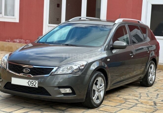 Kia  2010, 284,000 km - 1.6 l - Bakı