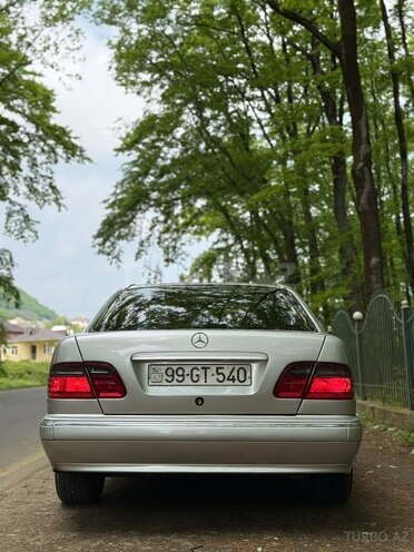 Mercedes E 220 2001, 402,000 km - 2.2 л - Astara