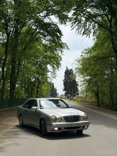 Mercedes E 220 2001, 402,000 km - 2.2 л - Astara
