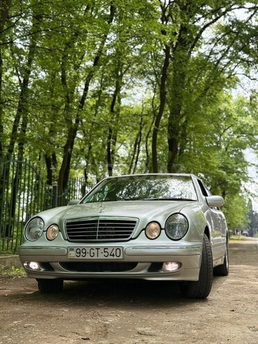 Mercedes E 220 2001, 402,000 km - 2.2 л - Astara