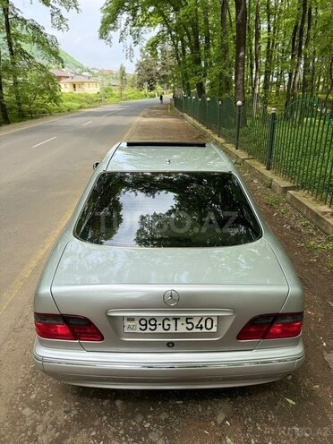 Mercedes E 220 2001, 402,000 km - 2.2 л - Astara