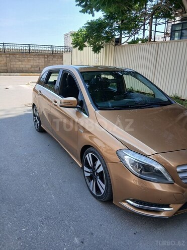 Mercedes B 180 2012, 102,000 km - 1.6 l - Bakı