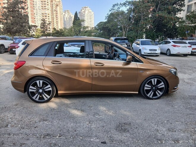 Mercedes B 180 2012, 102,000 km - 1.6 l - Bakı