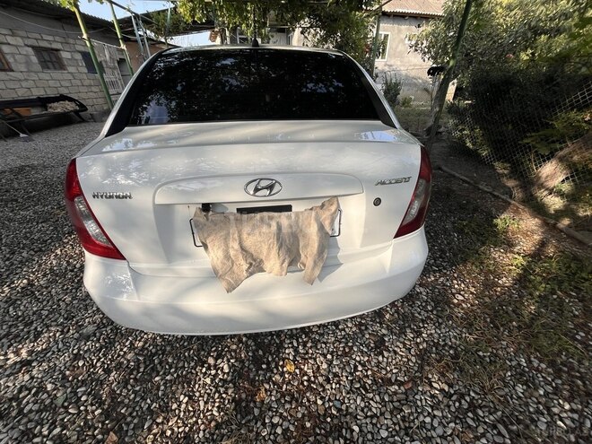 Hyundai Accent 2010, 373,000 km - 1.4 л - Kürdəmir