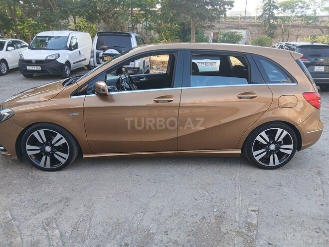 Mercedes B 180 2012, 102,000 km - 1.6 l - Bakı