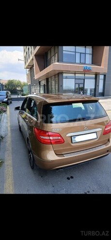 Mercedes B 180 2012, 102,000 km - 1.6 l - Bakı