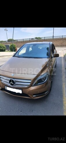 Mercedes B 180 2012, 102,000 km - 1.6 l - Bakı