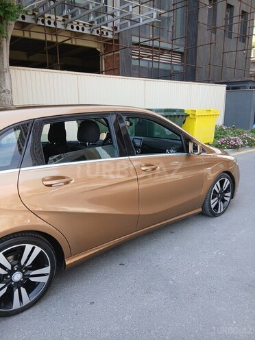 Mercedes B 180 2012, 102,000 km - 1.6 l - Bakı