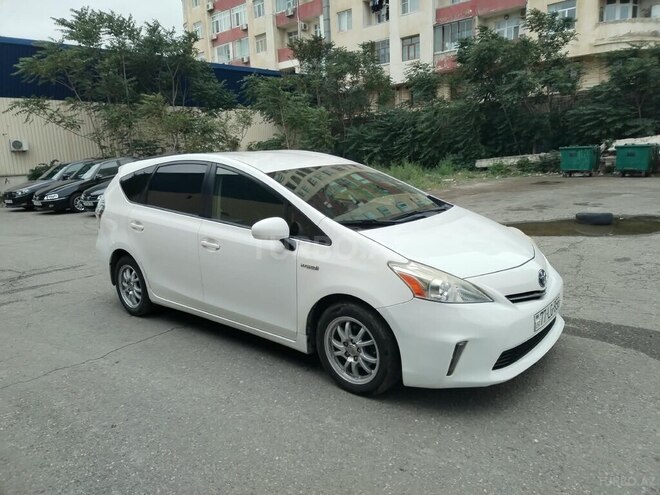 Toyota Prius V 2014, 264,000 km - 1.8 l - Bakı