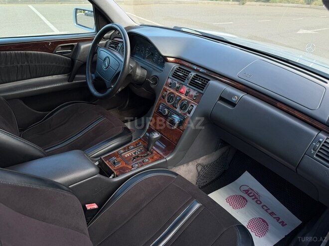 Mercedes E 240 1999, 248,560 km - 2.4 л - Gəncə